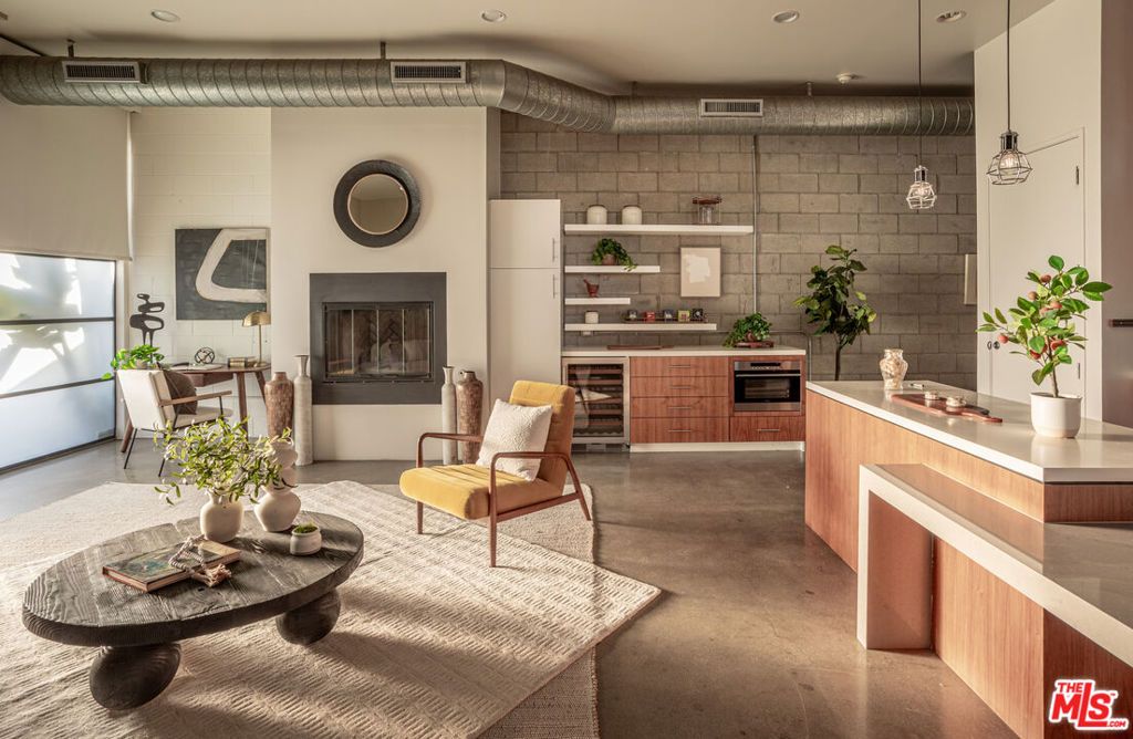 Photo of 1534 17th Street #105, Santa Monica, CA 90404 (MLS # 26723103)