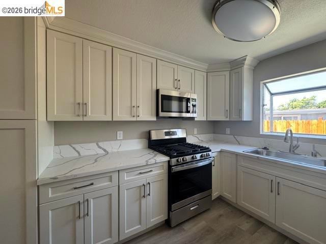 35 E 16Th St