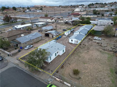 Photo of 604 E Buena Vista St, Barstow, CA 92311 (MLS # DW26051829)