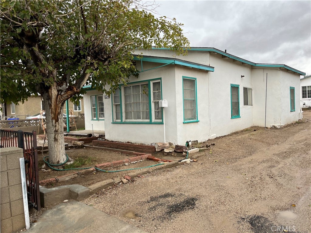 604 E Buena Vista