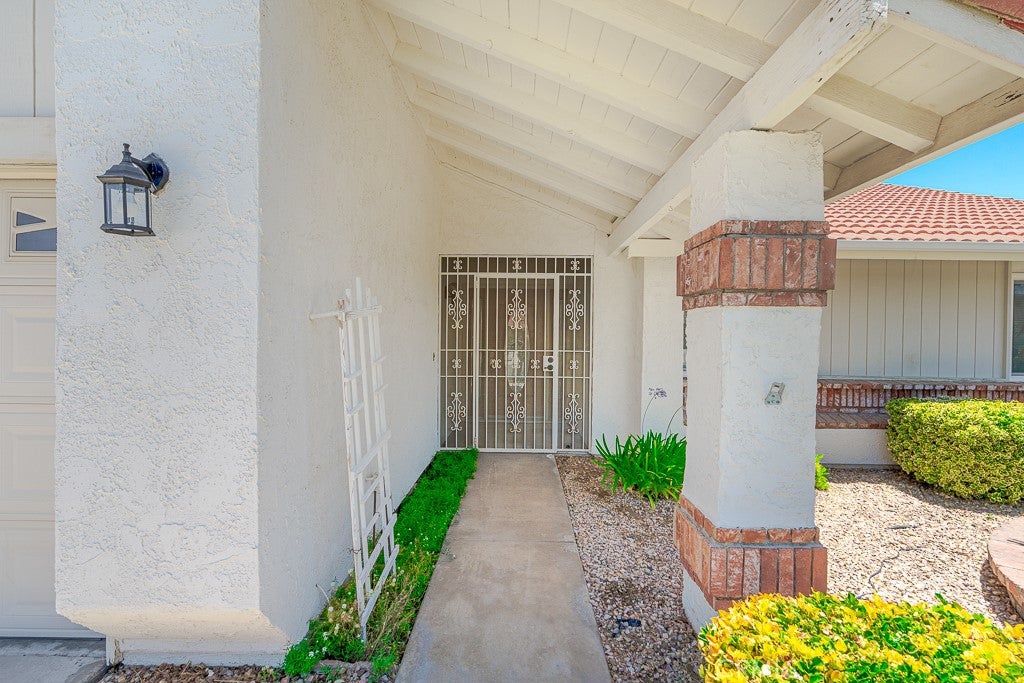 1348 Pepper Tree