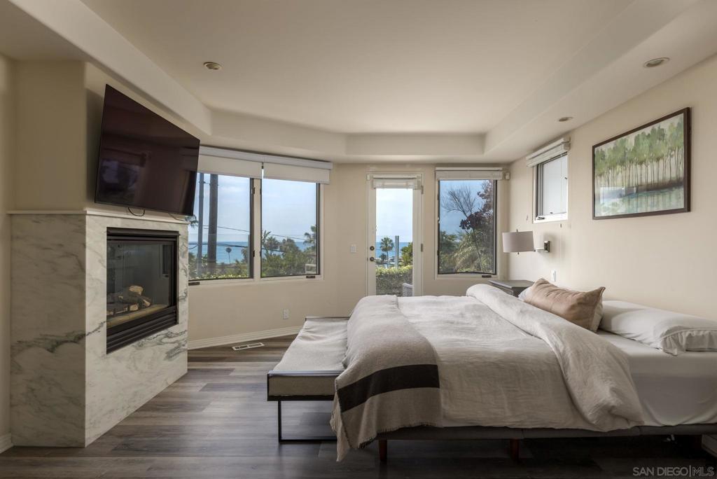 Del Mar - Residential