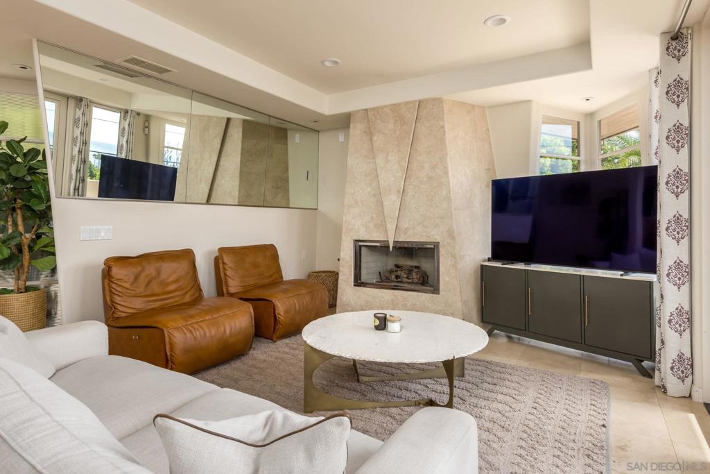 Del Mar - Residential