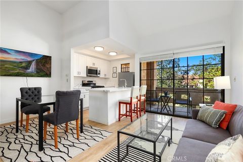 Photo of 1046 Calle Del Cerro, San Clemente, CA 92672 (MLS # OC25273436)