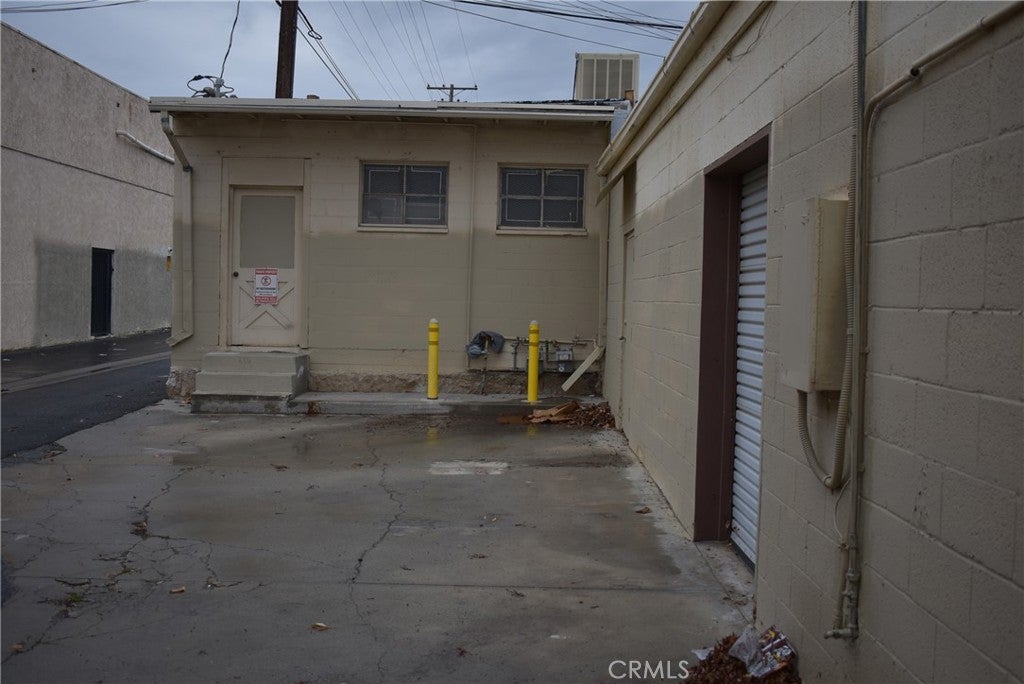 656 W Lancaster