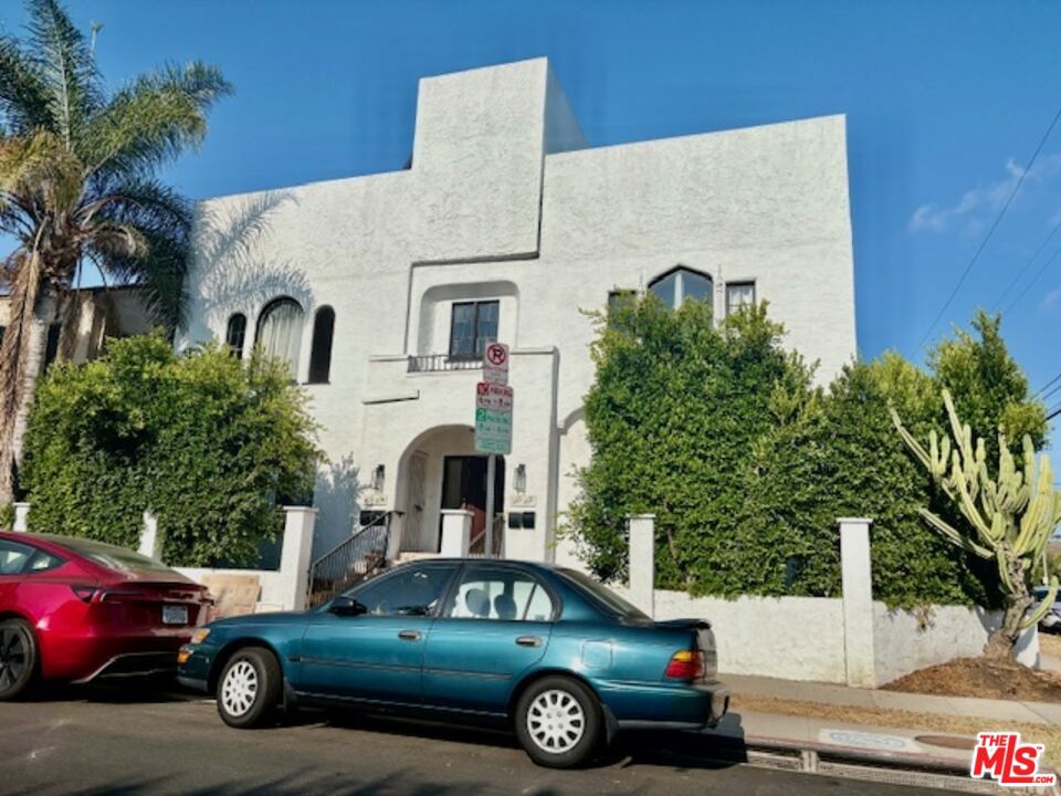 WELCOME HOME to this uber convenient, updated 2 Bedroom, 2 Bath flat 3 blocks from CBS Television City, the Grove and Erewhon! Beverly Hills 10 minutes away. Hollywood 8 minutes away. Stacking washer/dryer inside the unit, updated Eurokitchen with stainless steel fridge, gas stove, dishwasher, room for 4 barstools, breakfast area. Decorative fireplace, big open living area, Eurostyle baths, good sized closets, lots of storage, big jacuzzi tub, vinyl plank flooring throughout, pets ok, super location! Great for housemates! About 1200 square feet, maybe more. Actual square footage unavailable from County Records.