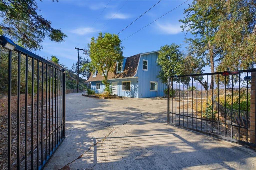 11552 North Ln.