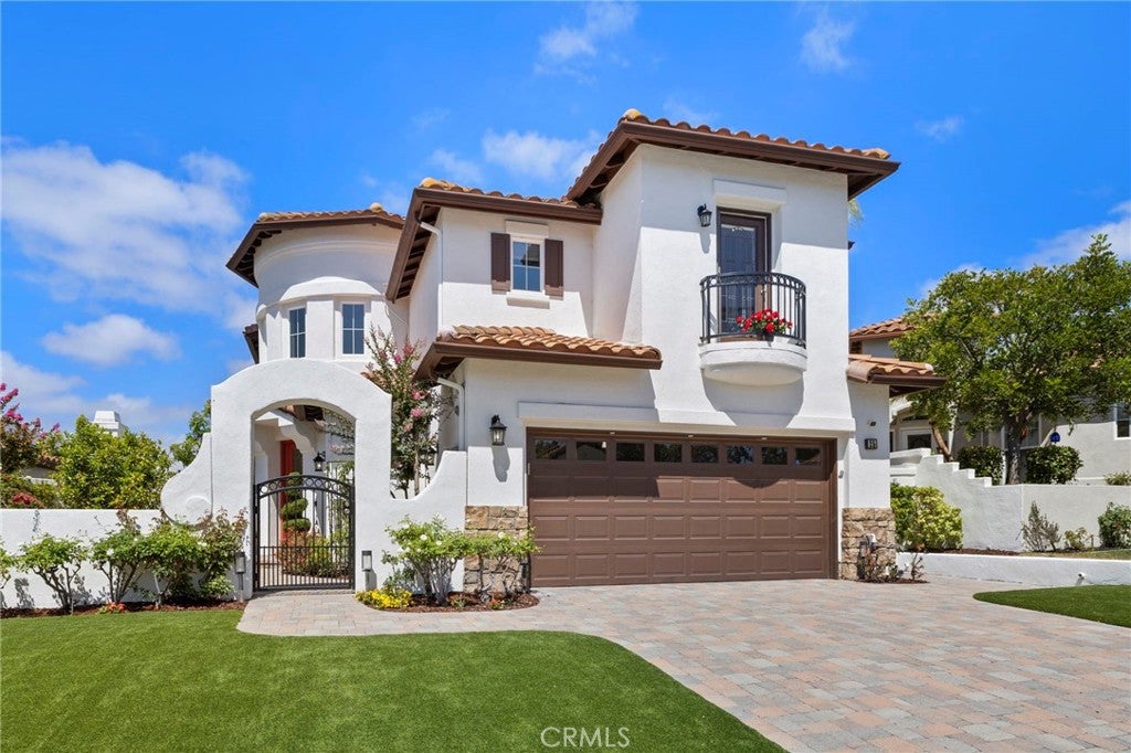 25 DARTMOUTH LN