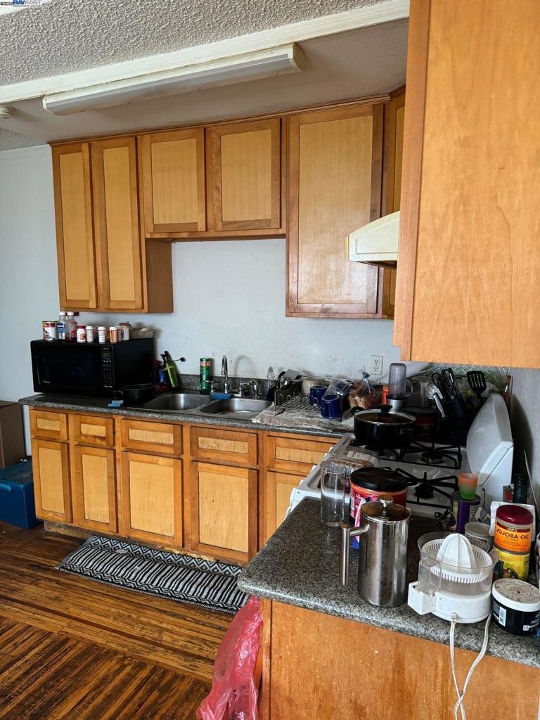 LAUREL/FRUITVALE - Residential Income