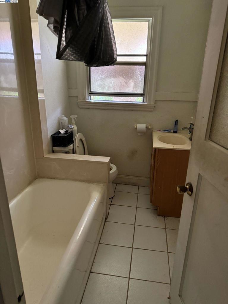 LAUREL/FRUITVALE - Residential Income