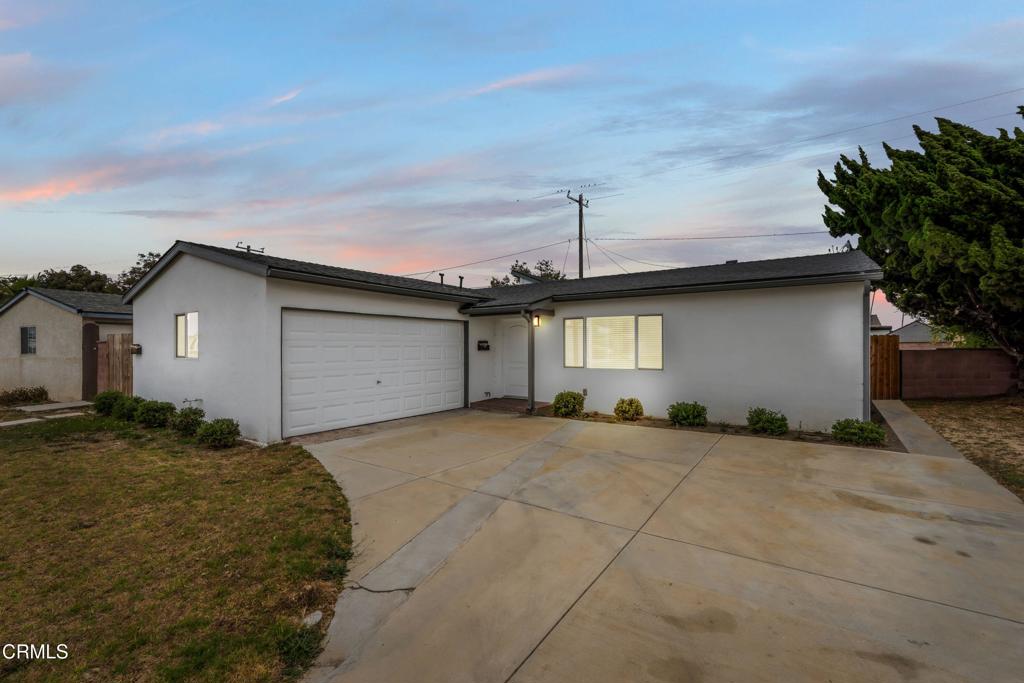 1136 N 7th Place