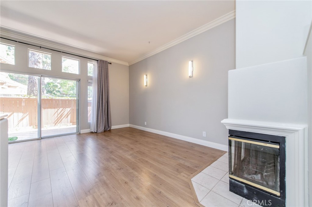 2645 Dunstan
