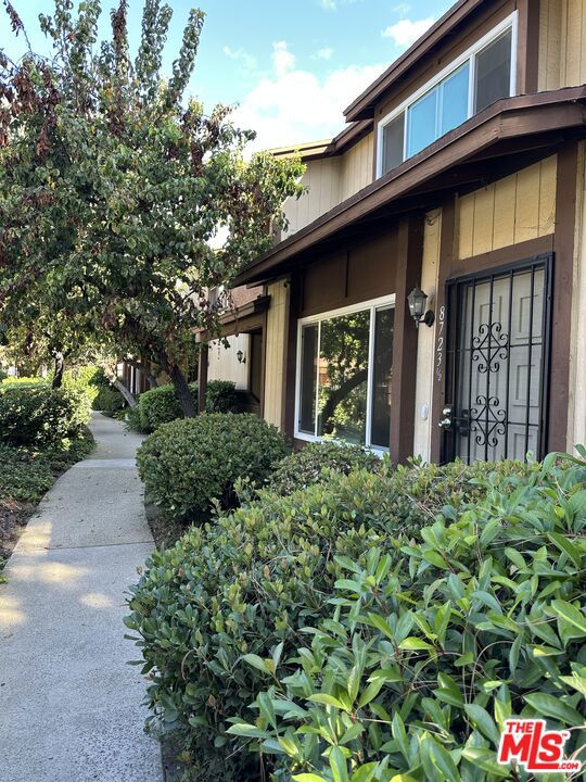 8723 1/2 Cedros Avenue 55
