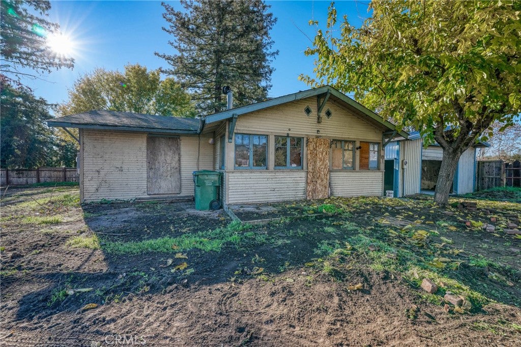 3527 E State Highway 20