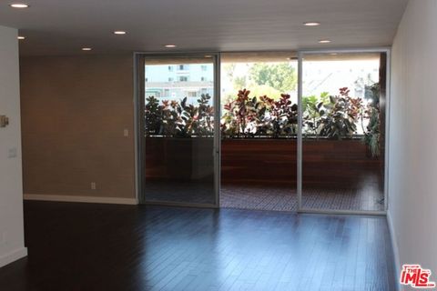 Tiny photo for 11044 OPHIR Drive #401, Los Angeles, CA 90024 (MLS # 25629383)