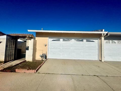 Photo of 607 Calaveras Drive, Salinas, CA 93906 (MLS # ML82043972)