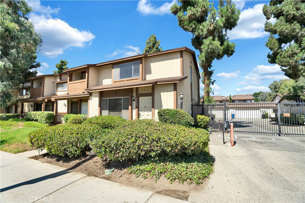 Welcome to this bright and well-located 2 bed, 1.5 bath end-unit in the desirable Panorama Palms community. Offering 1,100 SF of living space, this home features only one shared wall for added privacy and a rare oversized private patio of over 400 SF—perfect for outdoor dining, entertaining, or relaxing in the sun.
The interior offers a functional layout with great bones and excellent potential—ready for your personal updates and vision. The unit includes a detached 2-car garage with additional storage space, and the complex offers a well-maintained community pool for residents to enjoy.
Ideal for first-time buyers or investors, this property is conveniently located near shopping centers, restaurants, schools, and freeway access. A great opportunity to own in a growing neighborhood with strong upside.