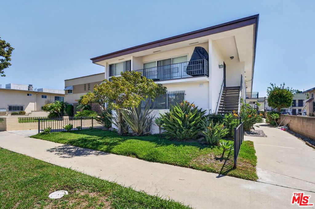 324 E Tamarack Avenue
