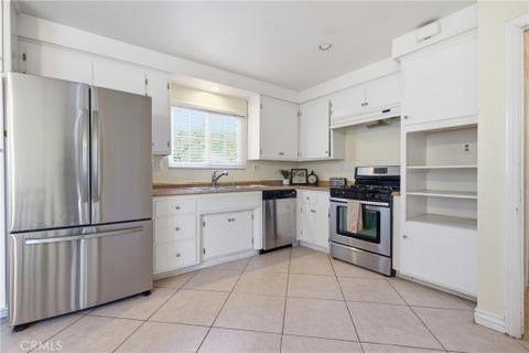 Tiny photo for 3979 Havenhurst AVE, Riverside, CA 92507 (MLS # IV26225275)