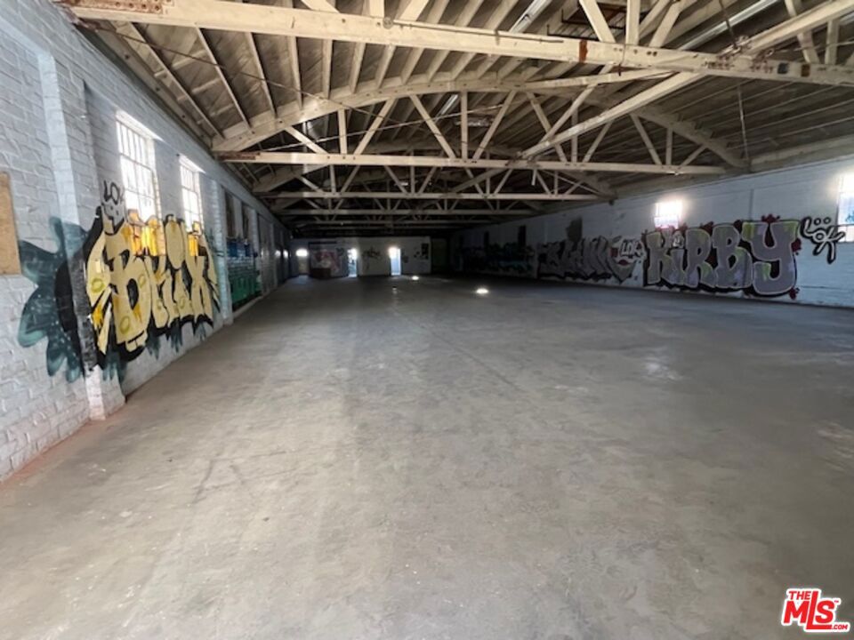 3130 S Broadway