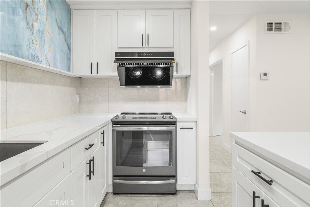 422 E Newmark B