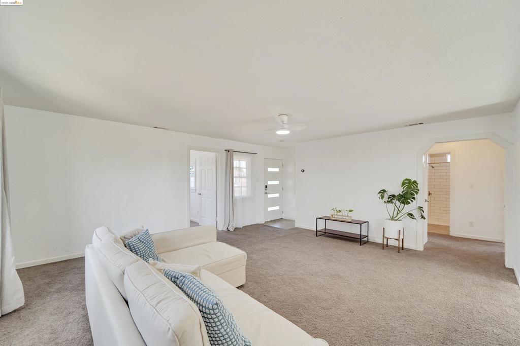 VALLEJO MANOR - Residential