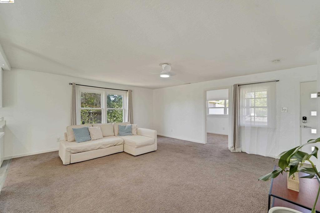 VALLEJO MANOR - Residential