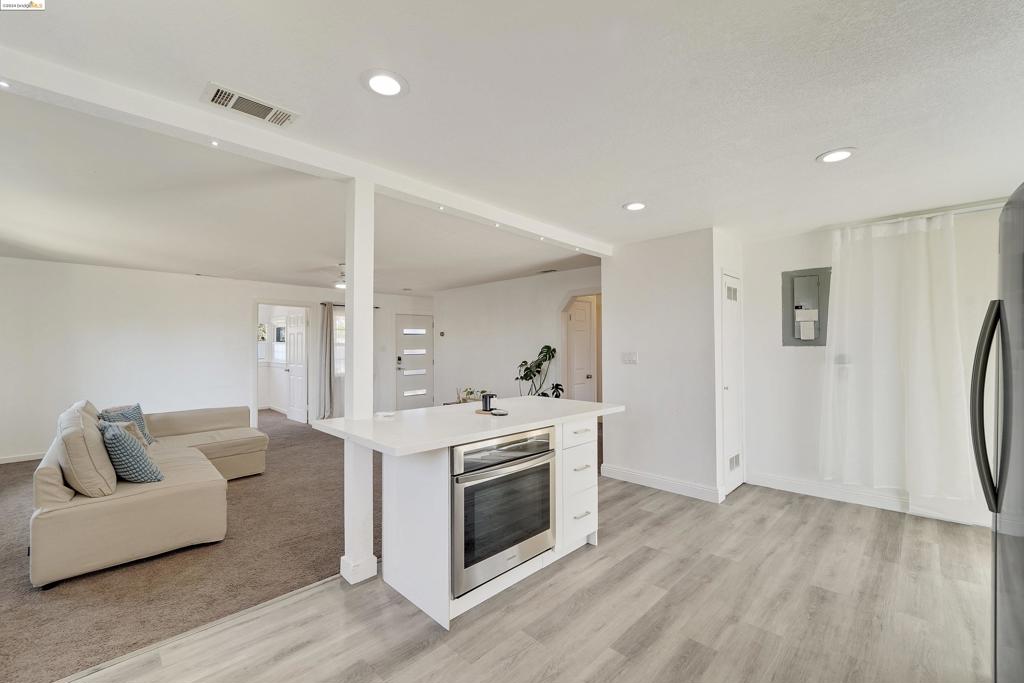 VALLEJO MANOR - Residential