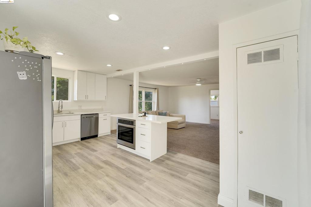 VALLEJO MANOR - Residential