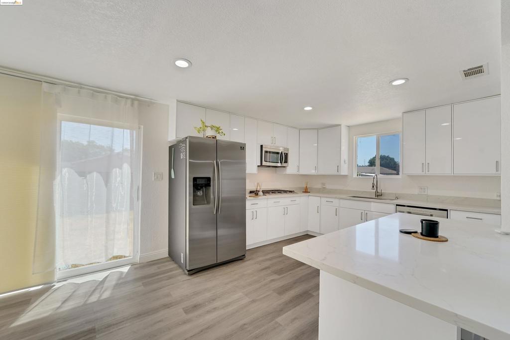 VALLEJO MANOR - Residential