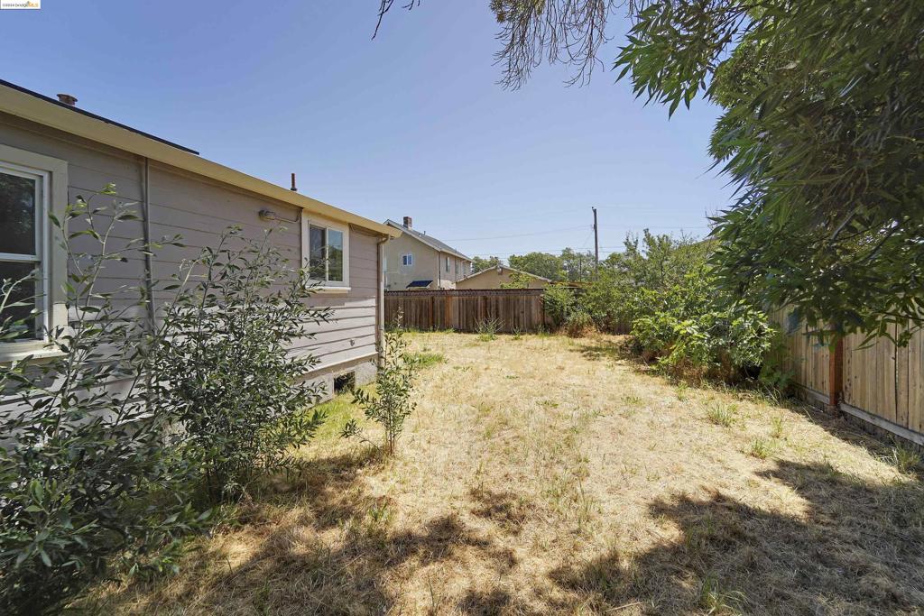 VALLEJO MANOR - Residential