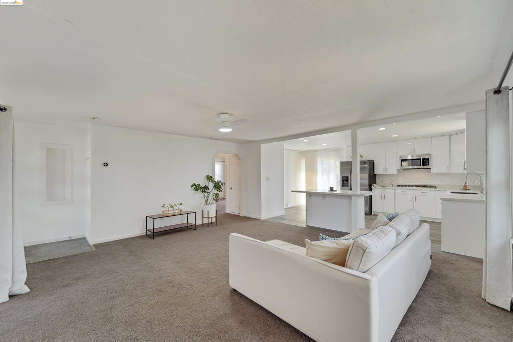 VALLEJO MANOR - Residential