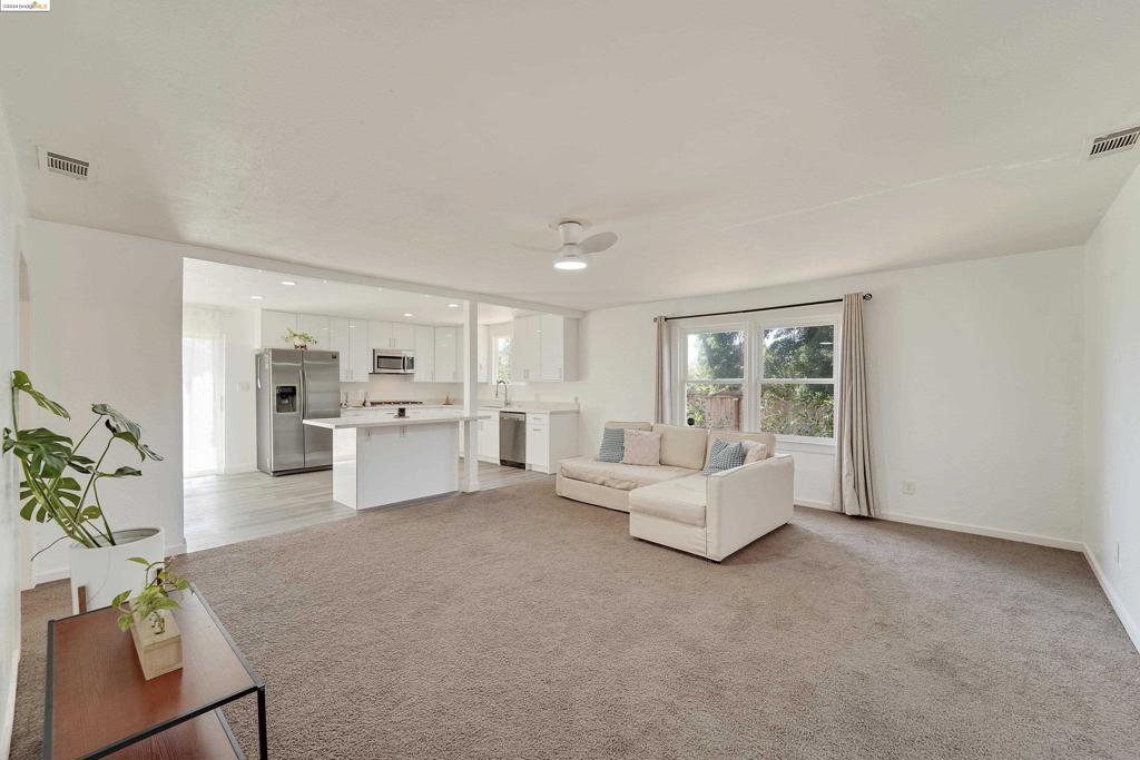 VALLEJO MANOR - Residential