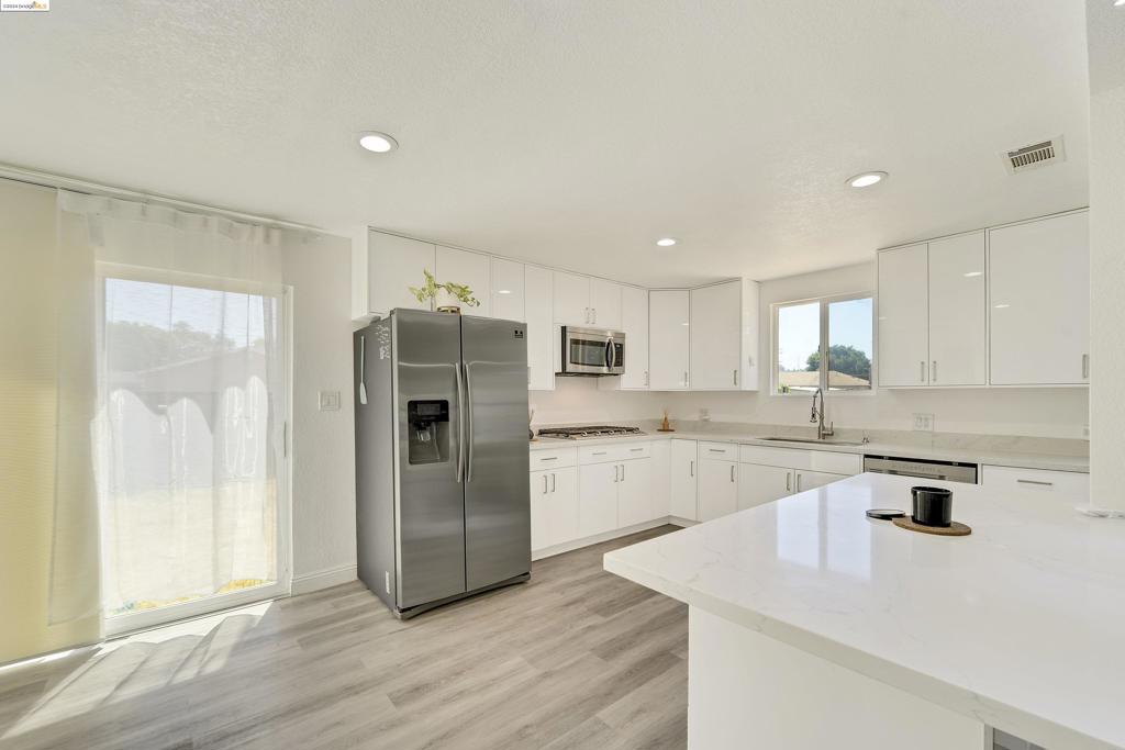 VALLEJO MANOR - Residential