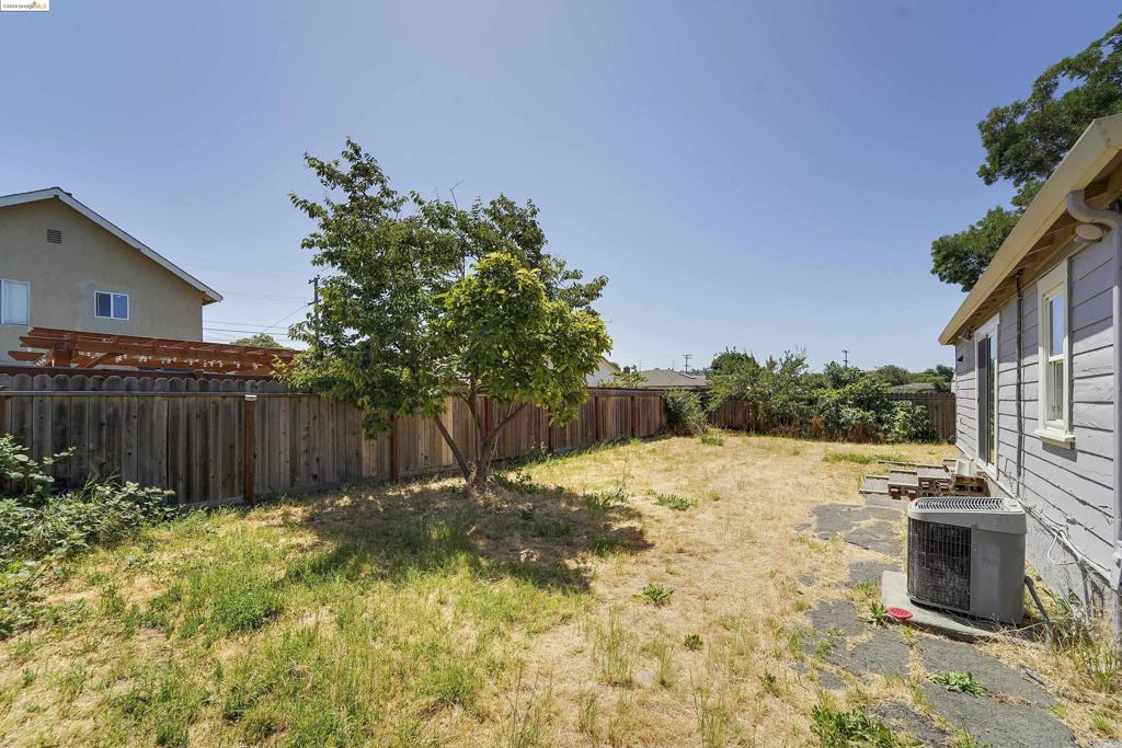 VALLEJO MANOR - Residential