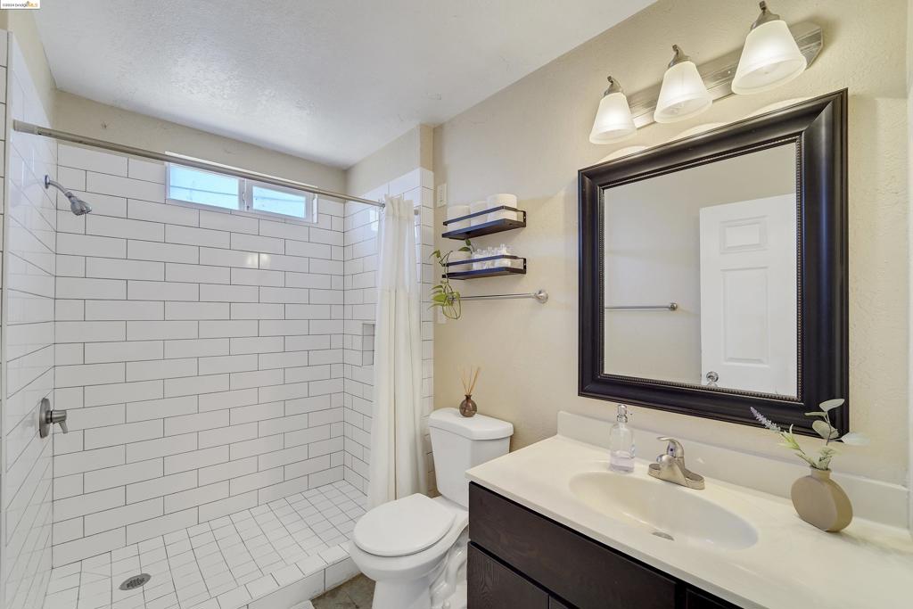 VALLEJO MANOR - Residential