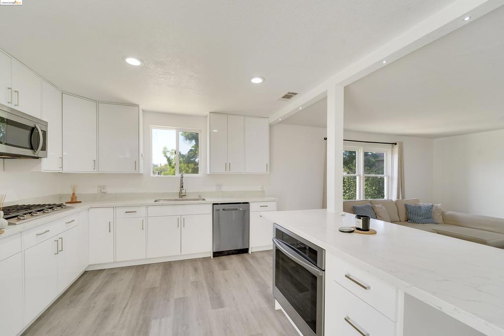 VALLEJO MANOR - Residential