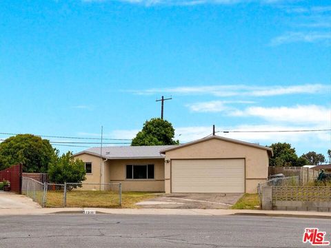 Photo of 1316 N 6th Place, Port Hueneme, CA 93041 (MLS # 26838183)