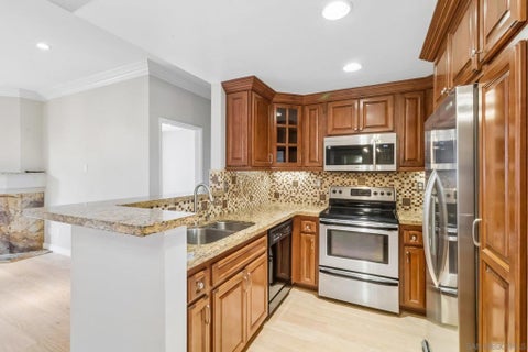 Photo of 2020 Camino De La Reina #2217, San Diego, CA 92108 (MLS # 260025223SD)