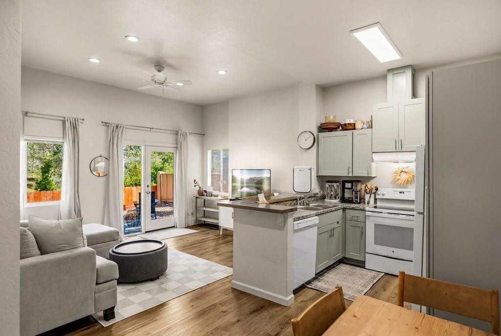 244 Mar Vista Drive