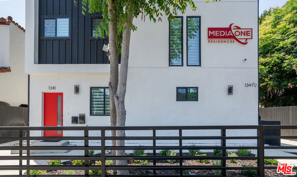 1341 N Mariposa Avenue