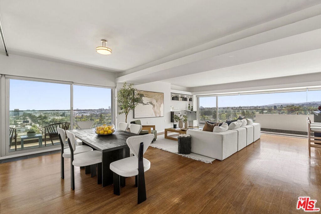 838 N Doheny Drive 1001