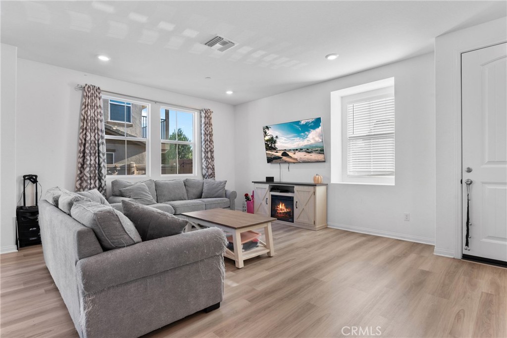 1634 Crepe Myrtle Place