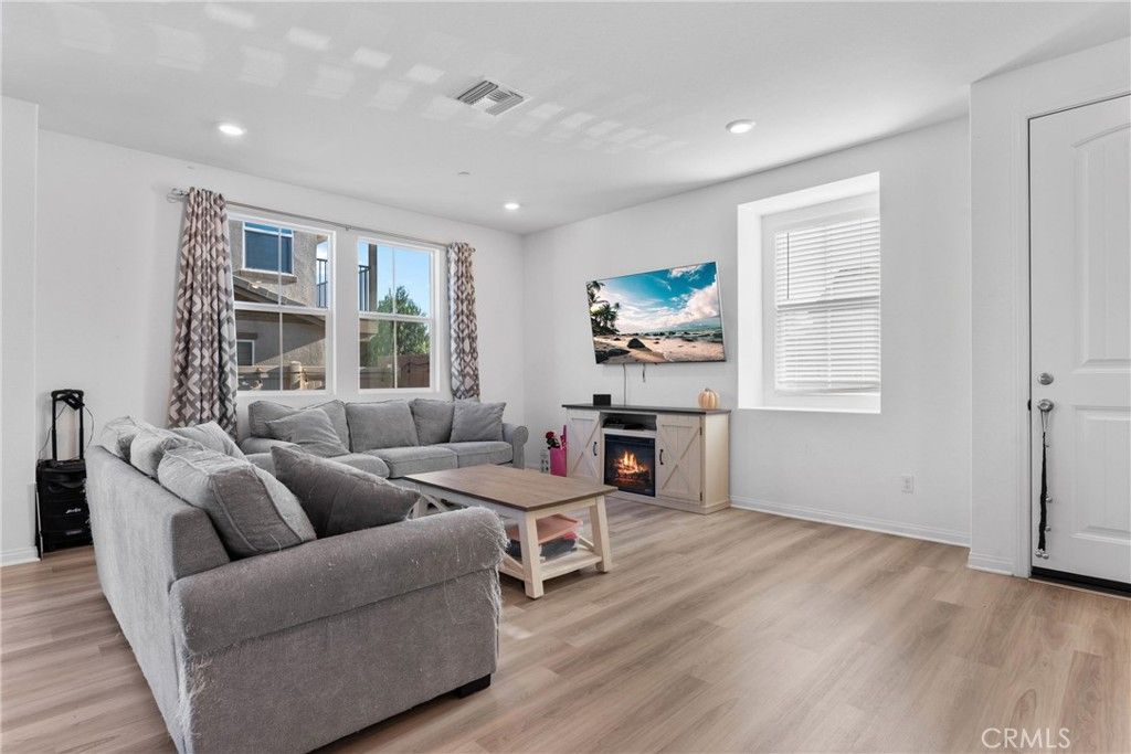 listing image 130727255278661703489