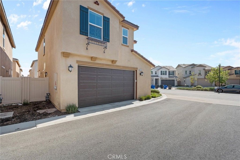 listing image 130721436562092355771