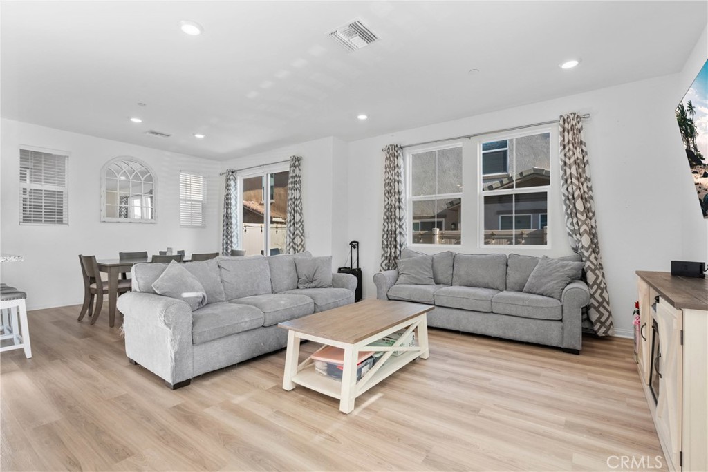 1634 Crepe Myrtle Place