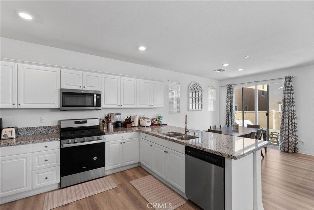 listing image 130725124988690989369