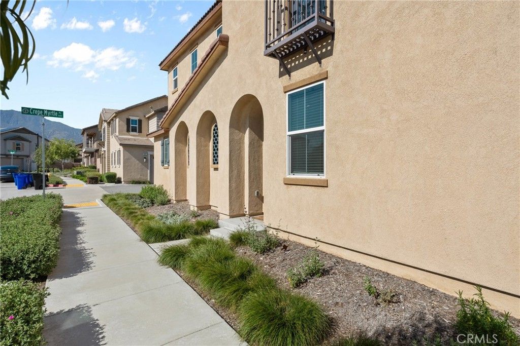listing image 130720348870765815843