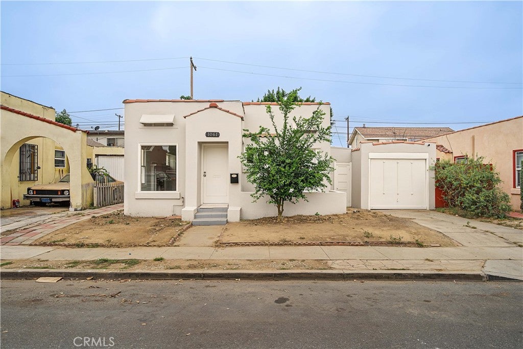 1061 N Minerva PARK