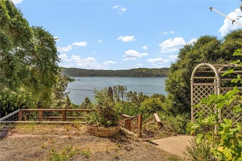 Photo of 11668 Lakeview Dr, Clearlake Oaks, CA 95423 (MLS # LC26060996)